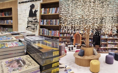Imagem de destaque para Livraria Paisagem inaugura no shopping Bourbon com espaço dedicado a Sebastião Salgado e cafeteria da Dengo