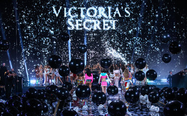 Imagem de destaque para Victoria's Secret Fashion Show 2024: confira os melhores momentos do desfile icônico