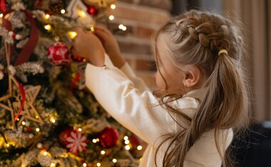 Imagem de destaque para Quando montar a árvore de Natal? Descubra o dia certo