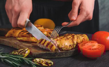 Imagem de destaque para Qual parte do frango é mais saudável para sua alimentação? Descubra os benefícios de cada corte!