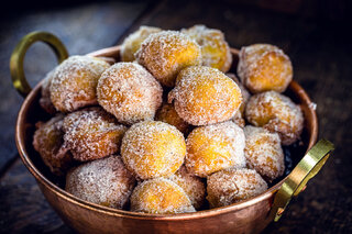 Receitas: Receita de bolinho de chuva com doce de leite é fácil e deliciosa; veja o o a o