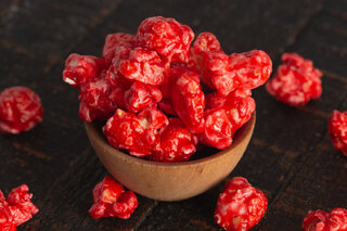 Receitas: Receita: Pipoca Doce Vermelha com Groselha crocante e simples de fazer!