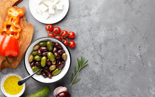 Petisco de Azeitonas, Queijo, Tomate, Azeite e Ervas