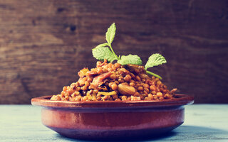 Lentilha com Costelinha de Porco e Linguiça