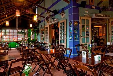Imagem de destaque para Menina Bar